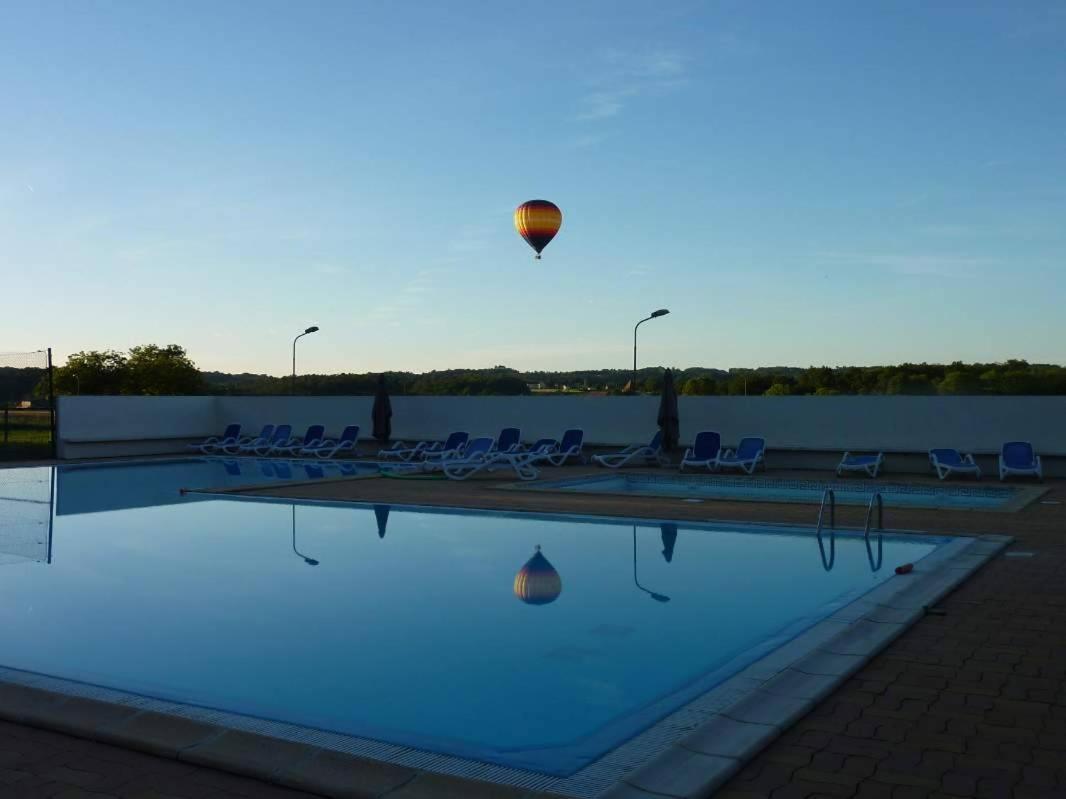 Camping Paradis De Maillac Sainte-Nathalene Bagian luar foto